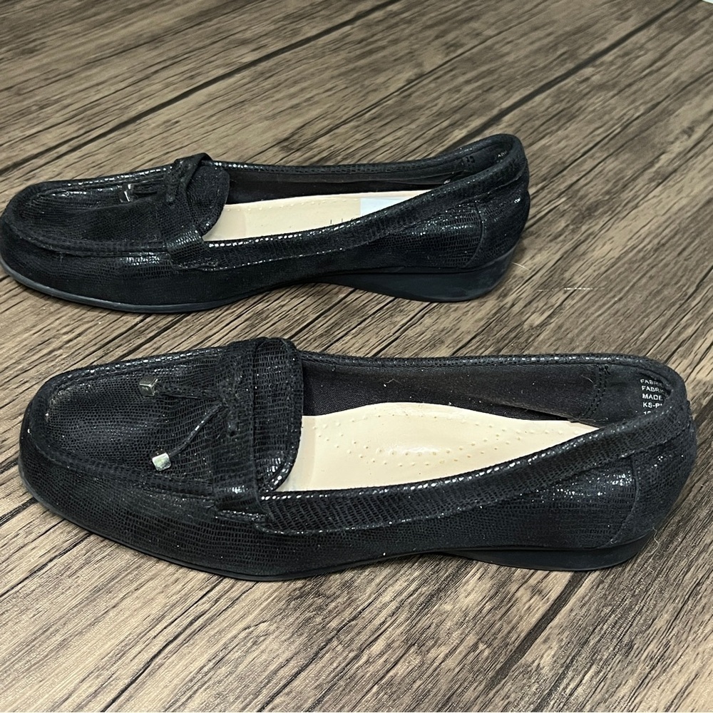 KAREN SCOTT Size 10M Black Slip On Loafer Tassle Detail. Bling Flats Comfortable
